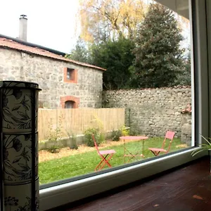 Appartement Superbe Avec Jacuzzi Et Jardin Prive, Marlhes